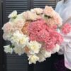 Букет из разноцветных гвоздик
