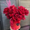 Ажурные розы в шляпной коробке
