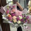 Букет из гортензии, пионовидных роз и эустом