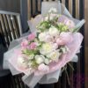 Букет из пионов, роз и альстромерий