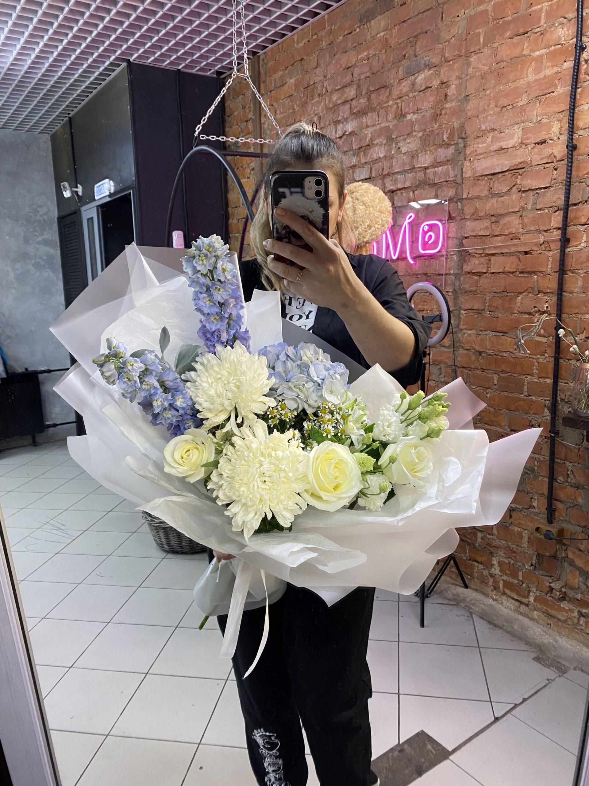 Букет с дельфиниумом Букет с дельфиниумом